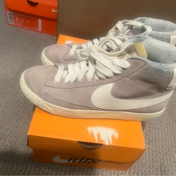 Nike Women’s Blazer Mid Top Suede Vintage Sneakers in Orewood Brown, Size 8 - Picture 8 of 11